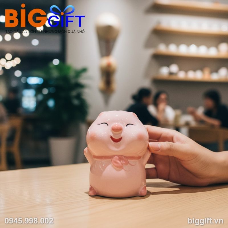 Heo đất qu&agrave; tặng in logo b&aacute;nh bao m&agrave;u hồng 19x20x23cm HĐ02