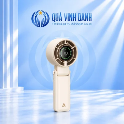 Minh họa AECOOLY Halo 02 màu kem đứng thẳng trên nền Quà Vinh Danh không bục giữ màn hình 100 phần trăm viền xanh chữ Aecooly khớp gập và dấu A