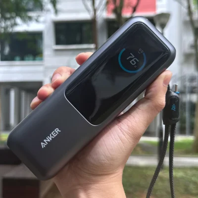 Ảnh thật Anker A1695 cầm tay ngoài trời giữ màn hình 76 phần trăm logo ANKER đầu IQ vòng dây và toàn bối cảnh