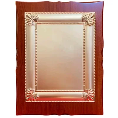 Ảnh nguồn bảng vinh danh mẫu 03 mặt trống với khung chữ nhật và bốn góc lá