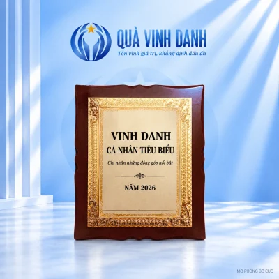 Bảng vinh danh mẫu 04 khung nhựa màu vàng trên nền Quà Vinh Danh với chữ minh họa cá nhân tiêu biểu