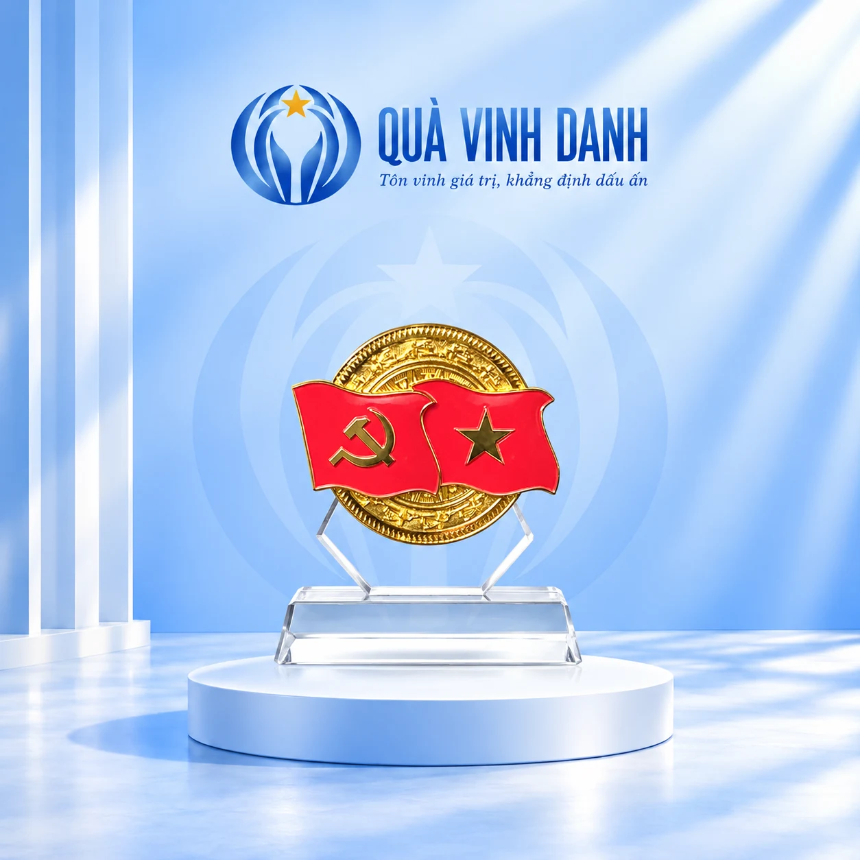 Biểu trưng Lửa Việt hai lá cờ đỏ, mặt trống đồng và chân pha lê trên bục trắng