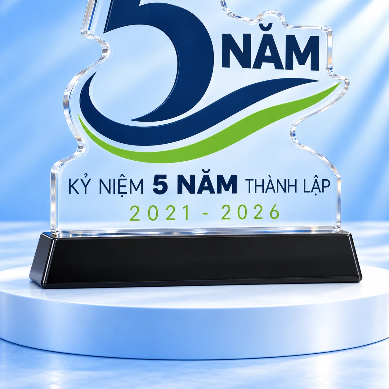 Chi tiết dòng kỷ niệm 5 năm, mốc 2021–2026 và đế đen của biểu trưng
