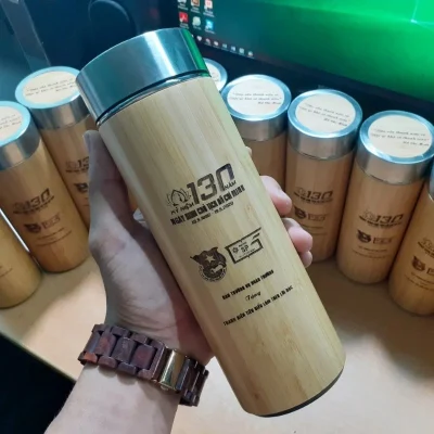 Ảnh nguồn bình tre kỷ niệm 130 năm giữ nguyên mốc 19.5.1890 đến 19.5.2020 và lời tặng