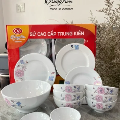 Ảnh thật tham khảo họa tiết hoa hồng xanh khác bản nét hồng giữ đủ 12 món hộp đỏ và toàn bộ nhận diện Trung Kiên của nguồn