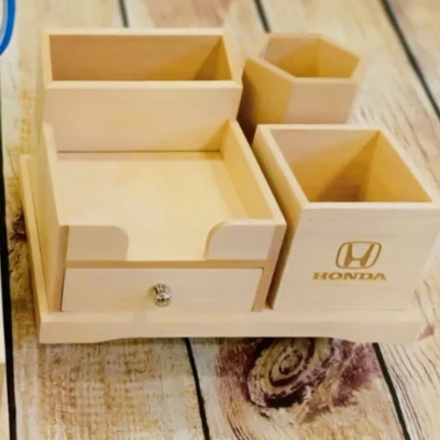 Ảnh thật bộ gỗ nhìn từ trên với khay nông, ngăn kéo núm bạc, hộc chữ nhật, ống vuông Honda và ống lục giác