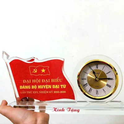 Ảnh chụp nguồn PL03 dáng cờ cầm tay, giữ Đại hội đại biểu Đảng bộ huyện Đại Từ, lần thứ XXV, nhiệm kỳ 2025–2030 và Kính Tặng