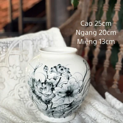 Ảnh nguyên khung lọ hoa dáng vò sen đen ghi cao 25 cm ngang 20 cm miệng 13 cm