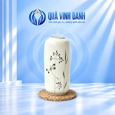 Lọ hoa dáng ống men trắng họa tiết chuồn chuồn trên nền xanh Quà Vinh Danh