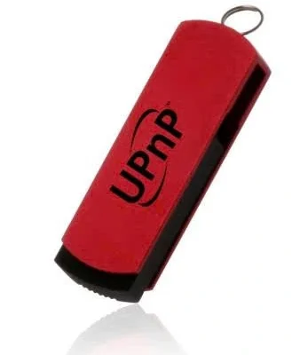 Ảnh nguồn USB KTX 02 ốp đỏ đóng trên thân đen giữ nguyên chữ UPnP và vòng móc tròn phía cuối